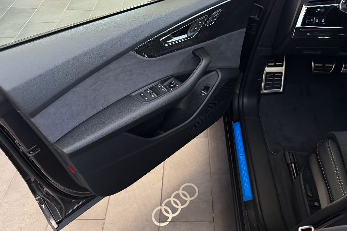 Audi%20Q8