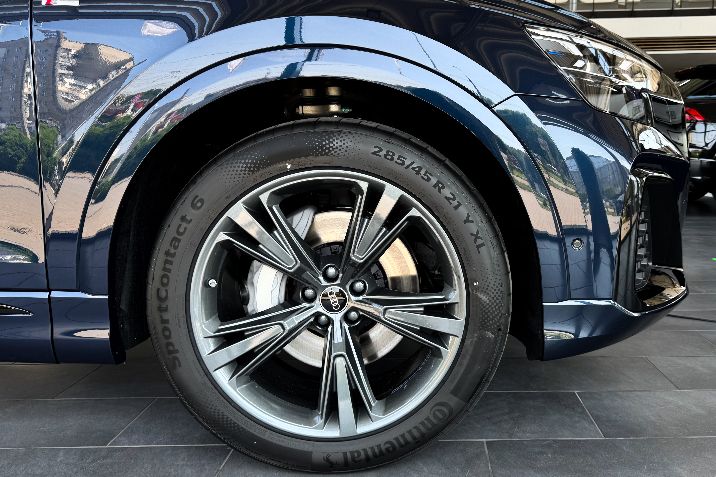 Audi%20Q8