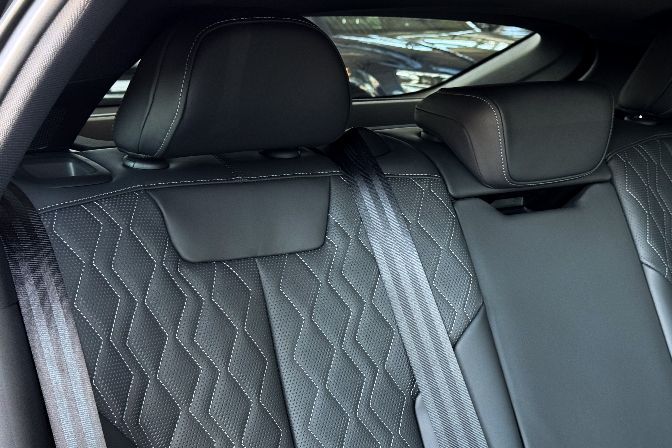 Audi%20S6%20Sportback%20e-tron