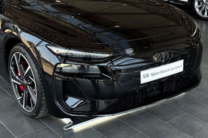 Audi%20S6%20Sportback%20e-tron