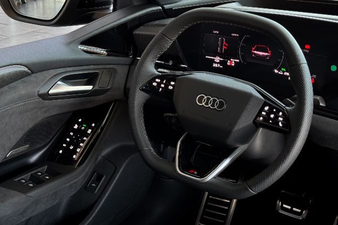 Audi%20S6%20Sportback%20e-tron