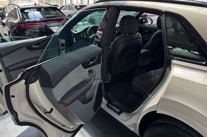 Audi%20Q8