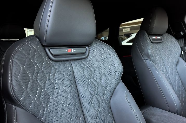 Audi%20S6%20Sportback%20e-tron