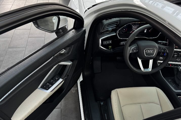 Audi%20Q3%20Sportback%2040%20TFSI%20quattro