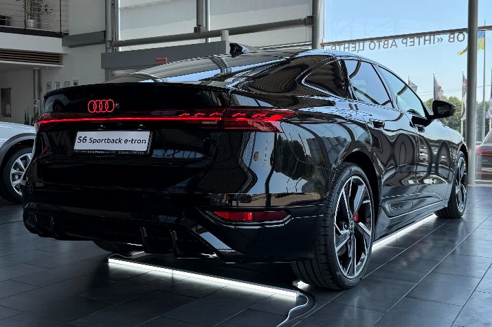 Audi%20S6%20Sportback%20e-tron