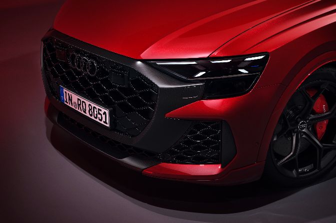 Audi%20RSQ8%20performance