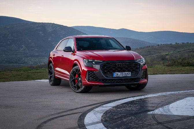 Audi%20RSQ8%20performance